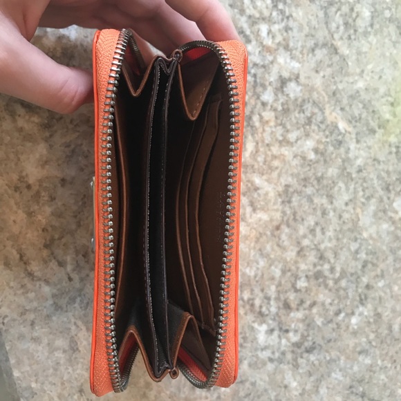 Lauren Ralph Lauren Wallet! - Picture 3 of 4